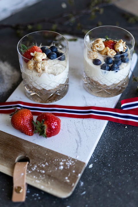 Ostekake i glass - perfekt til 17. mai