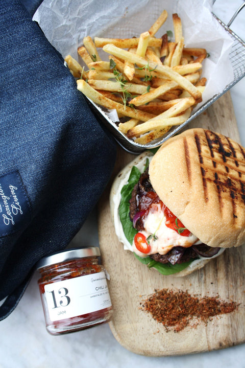 Latterlig god burger - hjemmelaget ferieburger med aioli